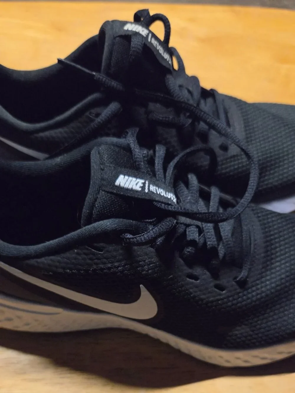 Women's Nike Size 7 Revolution